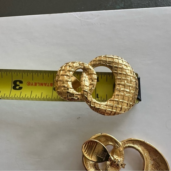 Givenchy 80 Statement Dangle Earrings Clip On Quilted Gold Tone Vintage 1980s - Picture 4 of 13